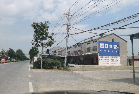 盈江如何能保证墙体广告的醒目性？